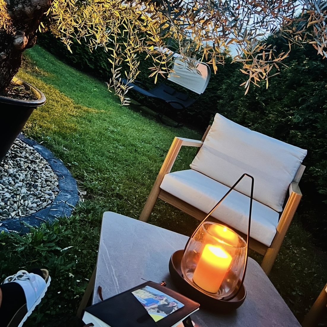 Diana und Jenny lachen