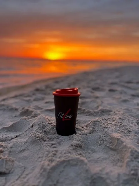 Ein ruhiger Moment am Wasser als Sinnbild f&uuml;r mehr Achtsamkeit